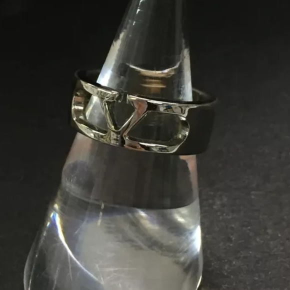 Valentino Jewelry - AUTH VALENTINO V Logo Ring Silver Sz 52/6